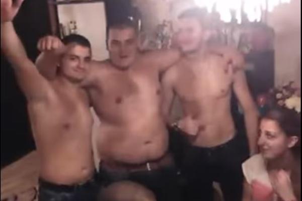 LELEČU TURCI, KUKAJU BULE: Zbog ove pesme na slavi izbio je SKANDAL U NOVOM PAZARU! (VIDEO)