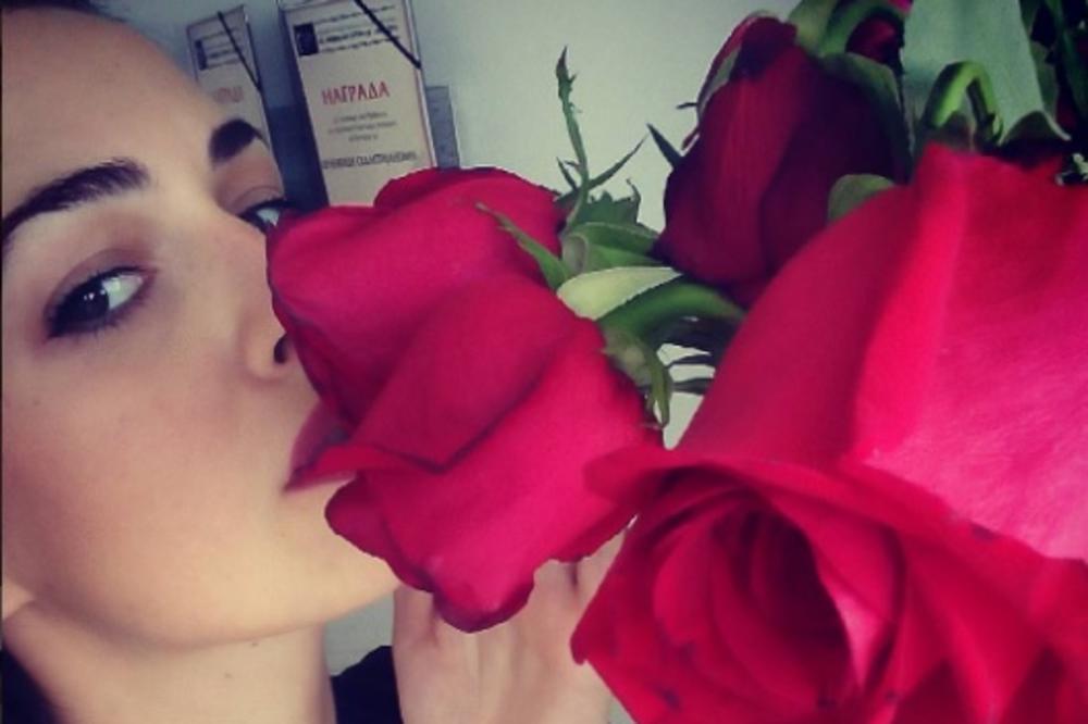 Bikoviću, izvini - propustio si priliku! Svadba jedne od najlepših srpskih glumica: Blista u venčanici! (FOTO)