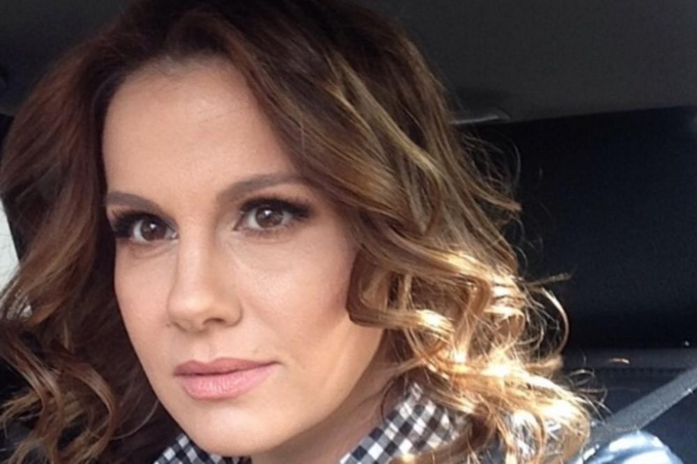 Priznajte - ovo niste očekivali! Najlepša srpska voditeljka pokazala ko joj je muž! (FOTO)