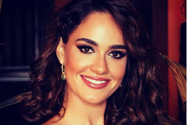 A izgubila rođenu sestru: Gledate je u Ubice mog oca, a niste znali da je ćerka poznatog glumačkog para! (FOTO)