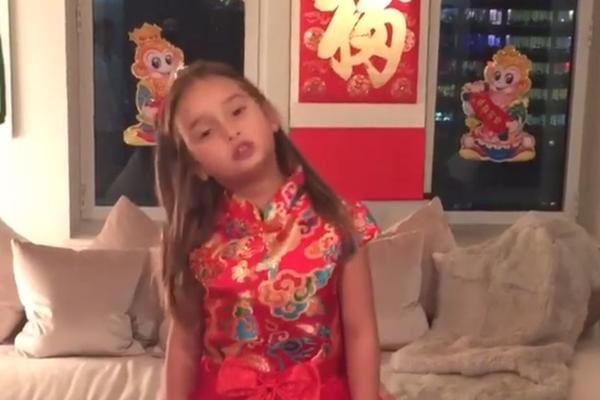 Trampovi osvajaju Kinu: Donaldova unuka je potpuni hit kineskog interneta! (VIDEO)