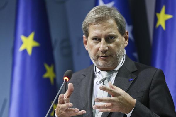 KOMESAR EU STIGAO U BEOGRAD: Johanes Han će otvoriti Žeželjev most sa predsednikom Srbije!