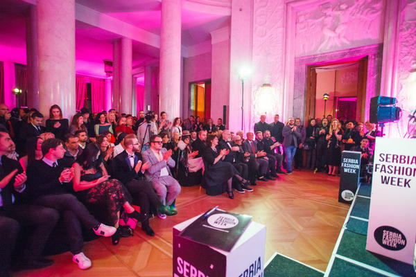 Elegancija, moda i glamur: Evo zašto će se narednih godinu dana pričati o SERBIA FASHION WEEK-u (FOTO)