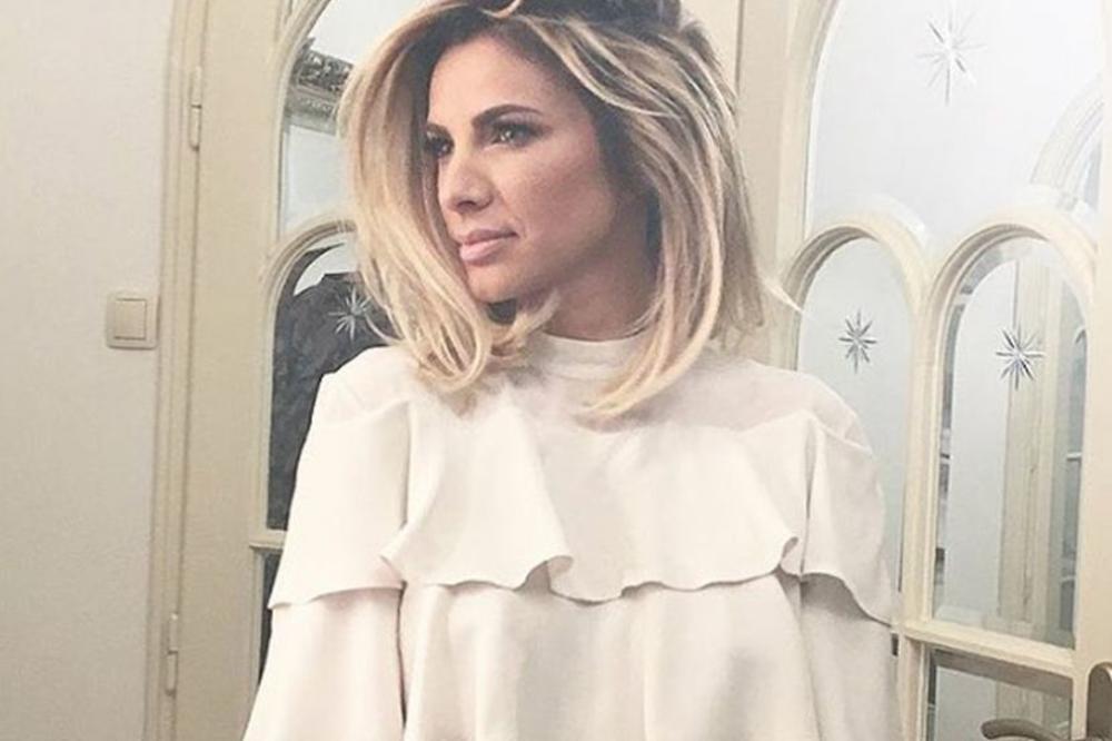 Samo da je veselo: Marina Tadić otkrila koliko će joj biti potrebno vremena da organizuje svadbu! (FOTO)