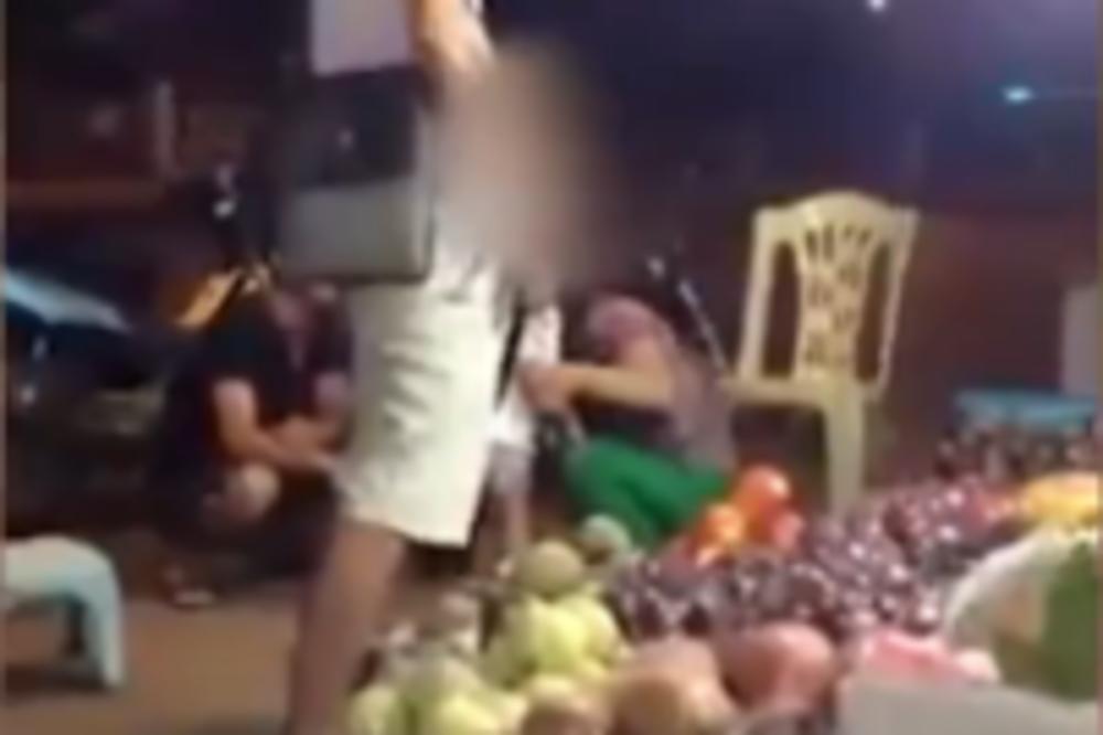 Ako ste se ikada pitali KAKO SE JABUKE ONAKO SJAJE, evo vam odgovor... Neće vam se svideti! (VIDEO)