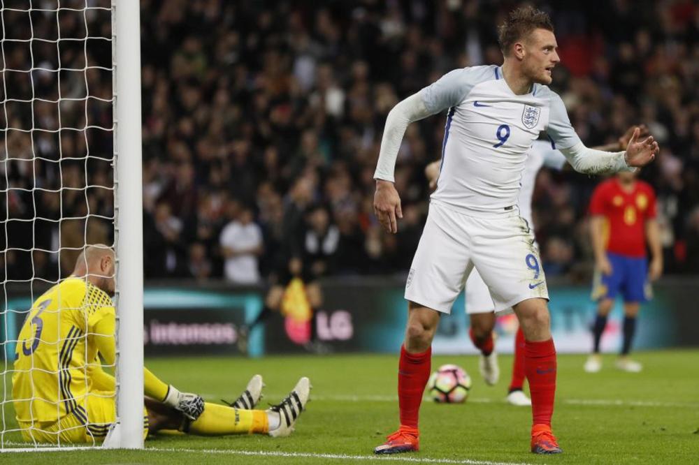 Isko kroz noge šokirao Engleze u 96. Vardi glumio manekena! Strašan gol Kramarića! (VIDEO)