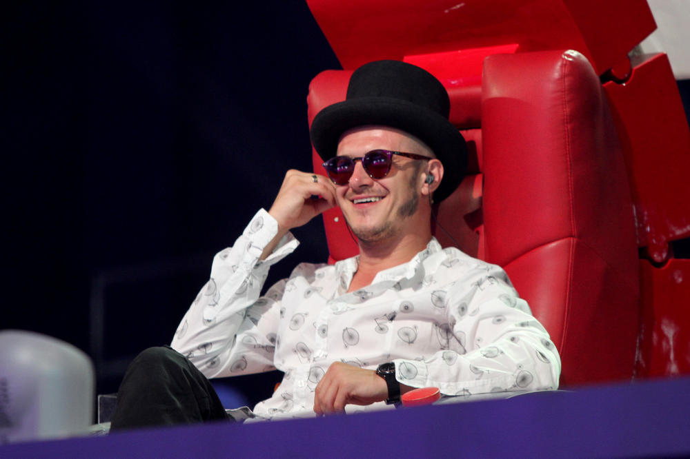 SKINUO SE I POKAZAO TRBUŠNJAKE, ALI I GLAVU BEZ KAPE: Sale Tropiko rešio da pokaže SVE! (FOTO)