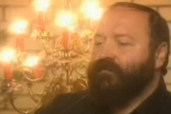 VELIKAN SRPSKE MUZIKE KOGA NIKO NE POMINJE: Živi na selu i baš ga briga! On je prvi izveo i napisao hit Pukni zoro