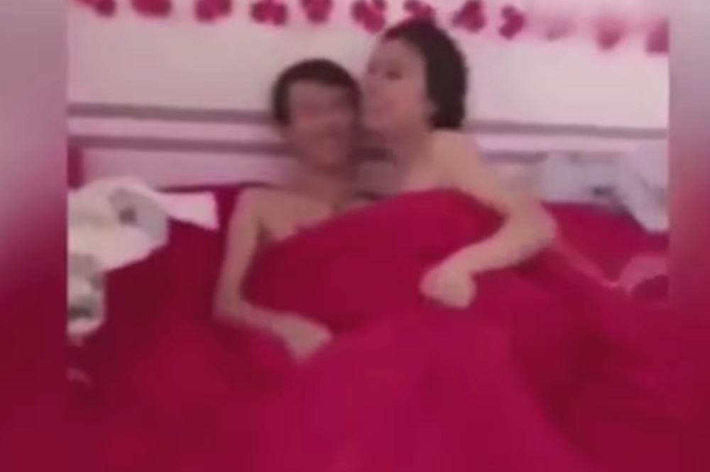 TERALI MLADENCE NA SEKS PRED SVIMA! Čudni običaji na kineskim svadbama! (VIDEO)