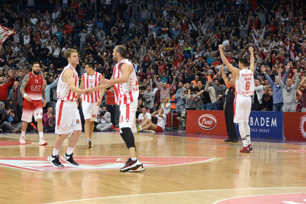 UGASIO JE SVETLO! Simonović je za kraj ponizio Armani i to u stilu Trejsija Mekgrejdija! (VIDEO)