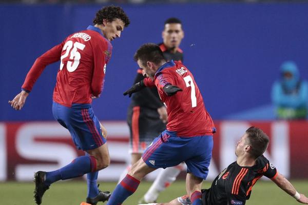 PAO BAMBIJEV SAIGRAČ: Vukao lajne i van terena, pa popio 2 godine!