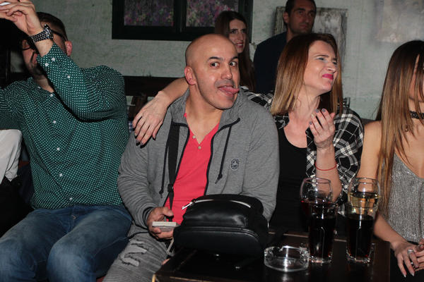 PEVAČ ZBOG OPKLADE MORAO DA SE POTUČE SA BRATOM: "Prodao" ga zbog odlaska na MORE, da li je realan?