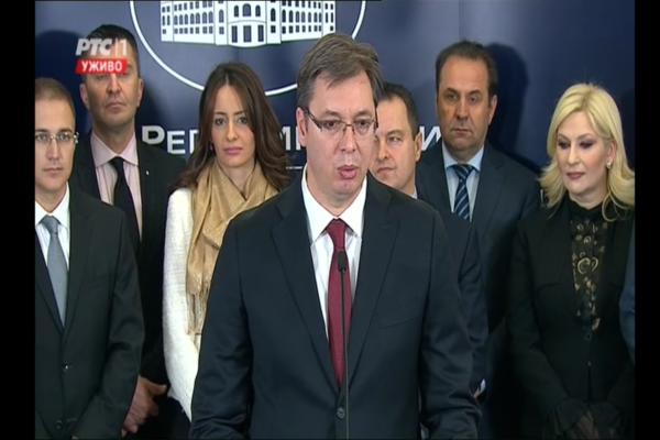 Vučić o prvih 100 dana Vlade: Brinete o srušenim barakama u Savamali, a ne što ubice ljudi nisu pronađene! (FOTO)