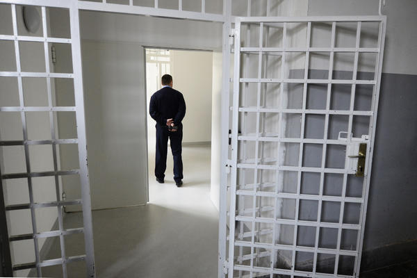 OSUĐEN ZBOG MUČENJA: Srbinu šest i po godina zatvora zbog ratnih zločina!