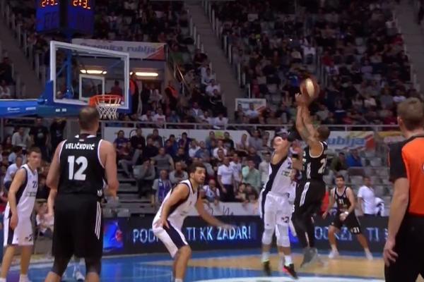 Majstor nad majstorima: Hečer dao fantastičan koš u poslednjoj sekundi! (VIDEO)