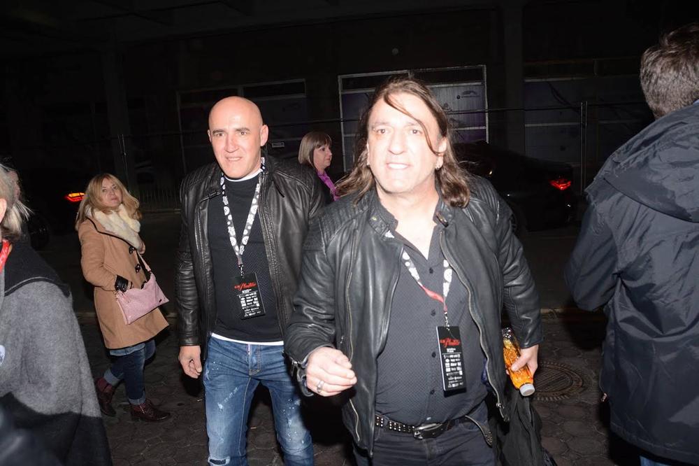 IMA DA DRŽIM PODIGNUTA 3 PRSTA koliko god ja hoću! Ustaša sam po majci, a po ocu...