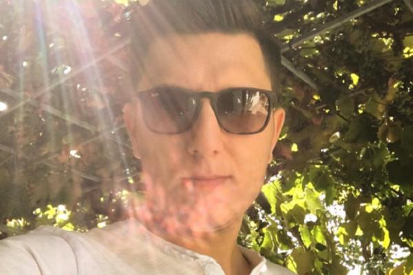 DA LI GA SE SEĆATE? Pobedio je u PRVOM GLASU SRBIJE 2011. godine, pa onda tužio produkciju! Evo čime se danas bavi! (FOTO)