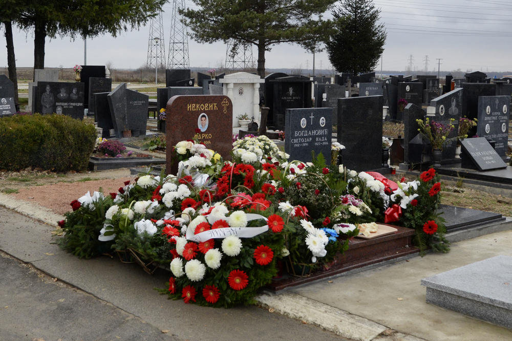 Delegacija Zvezde obišla grob Marka Ivkovića i dala obećanje Delijama! (FOTO)