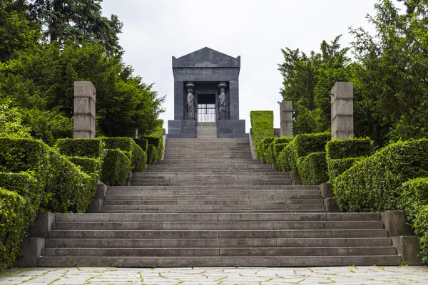 REŠENA MISTERIJA SPOMENIKA NA AVALI? Da li je pravo ime NEZNANOG JUNAKA - Sulejman?! (FOTO)