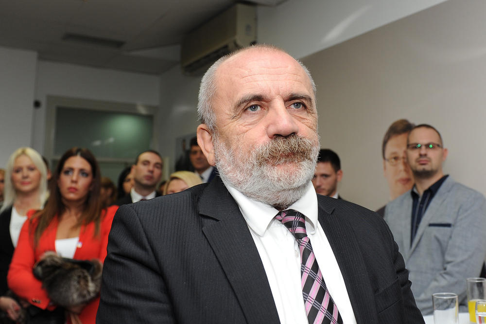 DA LI POSLANICI ZNAJU IŠTA O NEMANJIĆIMA? Rističević pokidao a evo ko je nakon prvog reda ZASTAO sa nabrajanjem!