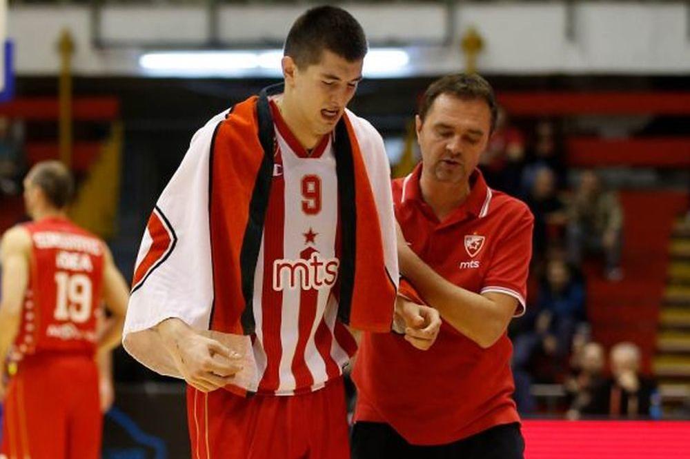 Poznato je koliko dugo će kapiten Zvezde biti van parketa! (FOTO)