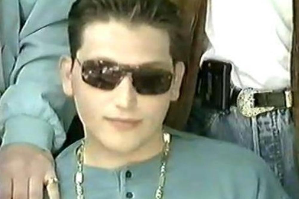 OVAJ ŽESTOKI MOMAK UBIJEN JE KAD JE IMAO SAMO 19 GODINA: Rat klanova je bio okidač, pucali su mu u leđa (FOTO)