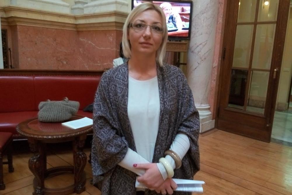 NISAM PLJUNULA RISTIČEVIĆA, TO JE LAŽ! Tatjana Macura (DJB) otkriva šta se zaista desilo 16. novembra! (VIDEO)
