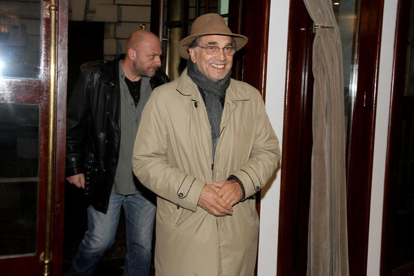 NIJE BIO TIHI Najjača reakcija jednog dede ikada: Voja Brajović dobio unuku, a kada ju je prvi put video...  (FOTO)