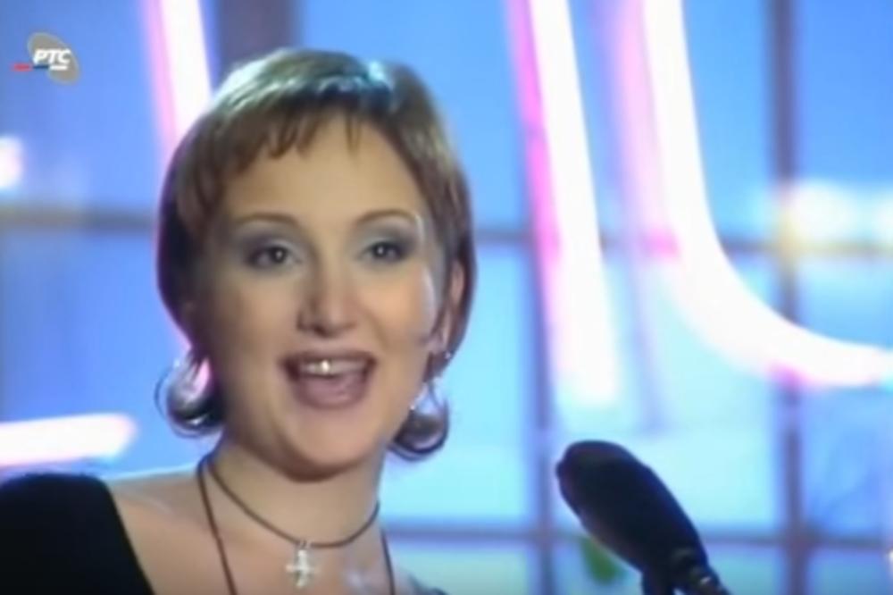 Bila je popularna pevačica, gledali smo je u Srećnim ljudima, a sada je glavna faca naše estrade! (FOTO)