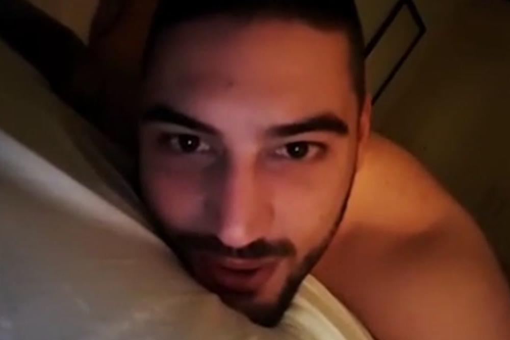 Stigao i njegov kućni video: Perućica se skinuo, uskočio u krevet, pa upalio kameru! (VIDEO)