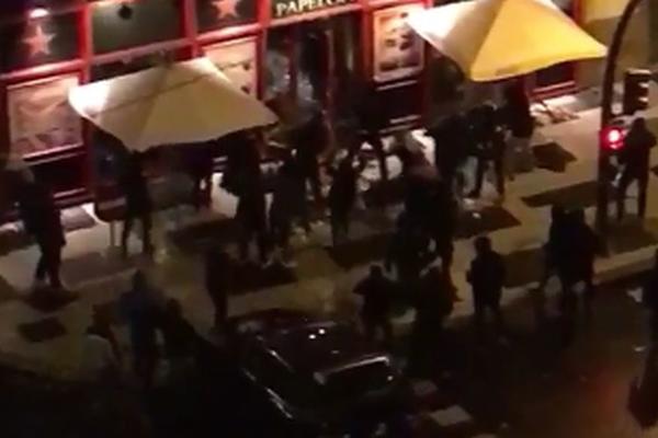 KRV NA SVE STRANE, IZBODENI NAVIJAČ LEŽI U LOKVI: Horor scene sa mesta gde su huligani Sevilje napali tifoze Juvea! (FOTO) (VIDEO)