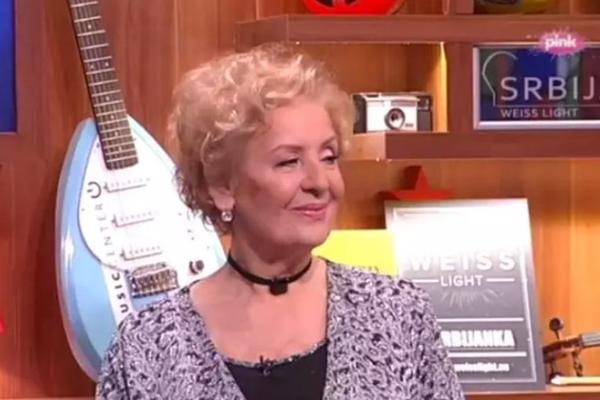 CARICA! HVALA VAM ZA... Uzeli joj 1.500e, a Lepa Lukić nakon pljačke lopovima poslala kranje neobičnu poruku! (FOTO)