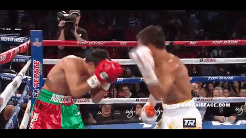 ON JE BOKSER ROĐEN U MATRIKSU: Da li ste videli luđe izbegavanje udaraca? (VIDEO)