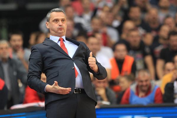 Radonjić ozbiljno iskritikovao svoje košarkaše posle teškog poraza u Turskoj! (FOTO)