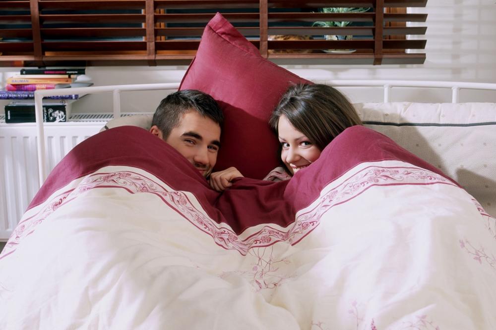 Šta se događa sa vašim telom ako spavate u hladnoj sobi? (FOTO) (GIF)