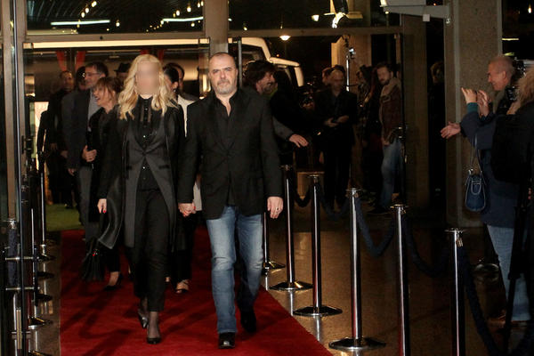 Žena Nikole Koja izgleda kao sedmica na Lotou! Zamalo se nismo srušimo kad smo je videli! (FOTO) (VIDEO)