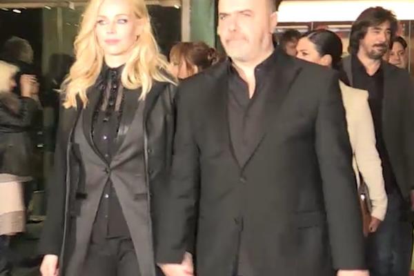 NIKOLA KOJO U ZAGRLJAJU DRUGE ŽENE! SUPRUZI NEĆE BITI DOBRO: "Ulepšavaš mi dane i život!"