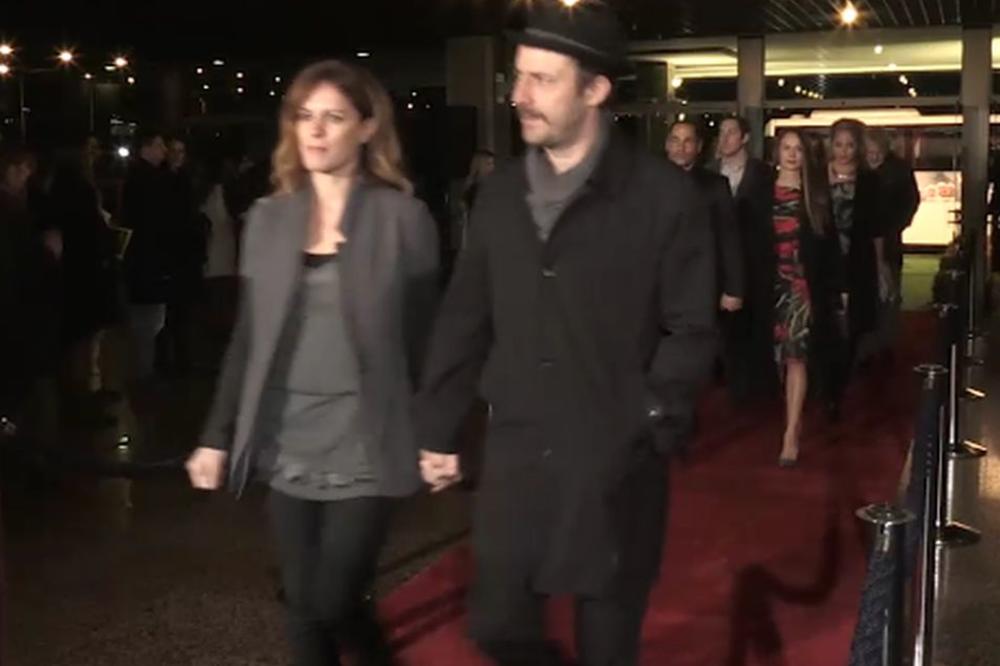 Đuričkovu ženu nikada niste videli, a ona je toliko PRIRODNO LEPA da joj šminka nije ni potrebna! (VIDEO) (FOTO)