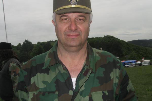 SRPSKI DIREKTOR DOMINIRA: Ovi sa fakultetom NEĆE DA ČISTE PIJACE i WC! (FOTO)