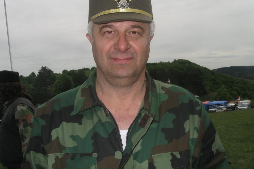 SRPSKI DIREKTOR DOMINIRA: Ovi sa fakultetom NEĆE DA ČISTE PIJACE i WC! (FOTO)