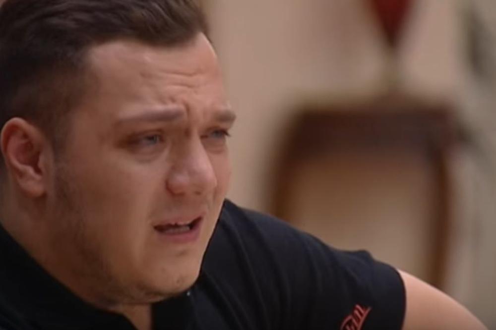 NA SAHRANI MAJKE BIVŠOJ PLAKAO NA RAMENU: Očajni Gastoz ne može da se smiri!