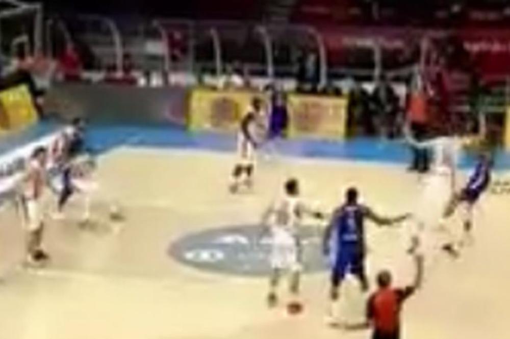 DA JE GAĐAO JOŠ 100 PUTA, NE BI USPEO: Nestvarna trojka Turaka izdeprimirala Zvezdu! (VIDEO)