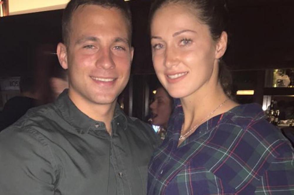 Prva fotka sa svadbe naše teniserke! Svi gledali u venčanicu balskog kroja, bez bretela! Lepša i od Ane Ivanović!