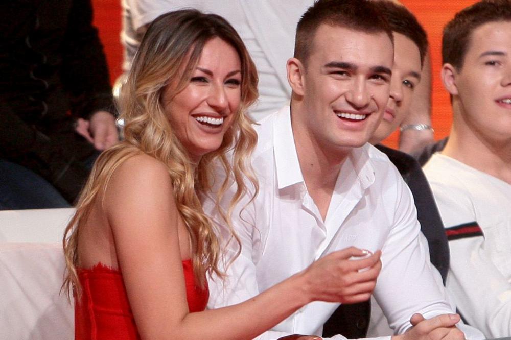 KONAČNO SKINUTA: Rada Manojlović zbog ljubavi uspela da se reši VELIKOG poroka! (FOTO)