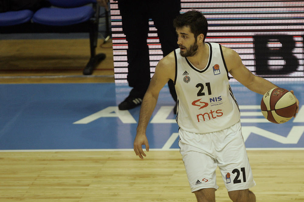 Mihajlo Andrić je i te kako imao šta da kaže pred meč sezone sa Cedevitom! (FOTO)