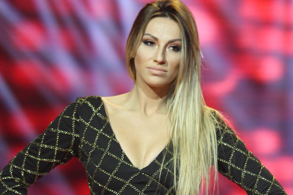 ON JE ODAO SVE MOJE TAJNE I ZBOG NJEGA SU SVI SVE SAZNALI! Rada otkrila ko ju je izdao, a u pitanju je neko UŽASNO BLIZAK! (FOTO)