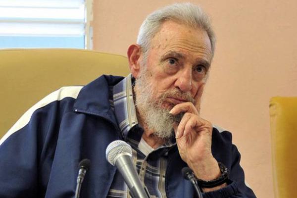 I Srbi se na Tviteru opraštaju od Kastra: Ostao nam je samo Vulin! (FOTO)