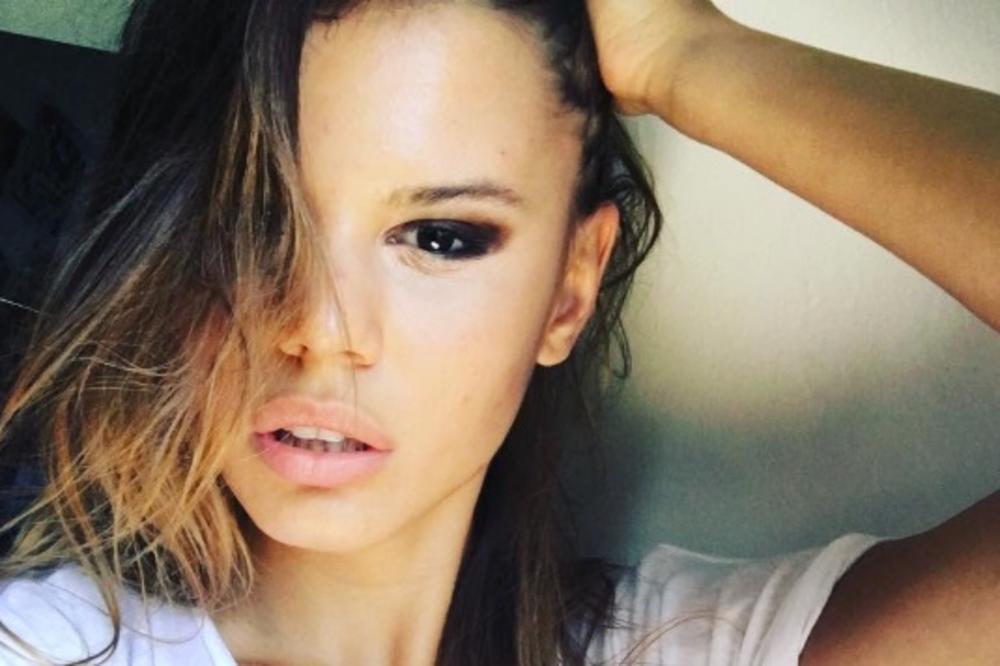 LAŽLJIVA MANEKENKA PONOVO U AKCIJI! Ovog puta se dobro snašla, sa novim dečkom, a njegove godine za nju - procenite sami! (FOTO)