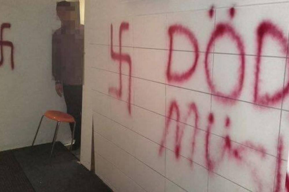 Neonacisti u Stokholmu DEMOLIRALI DŽAMIJU! Crtali SVASTIKE i bacali petarde! (FOTO)