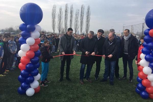 NEMA VIŠE ZALIVANJA: Superliga je dobila još jedan teren sa veštačkom travom!